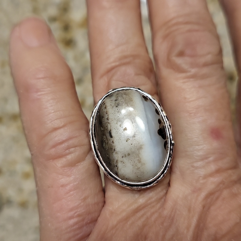MONTANA MOSS AGATE IN STERLING SILVER BAND RING